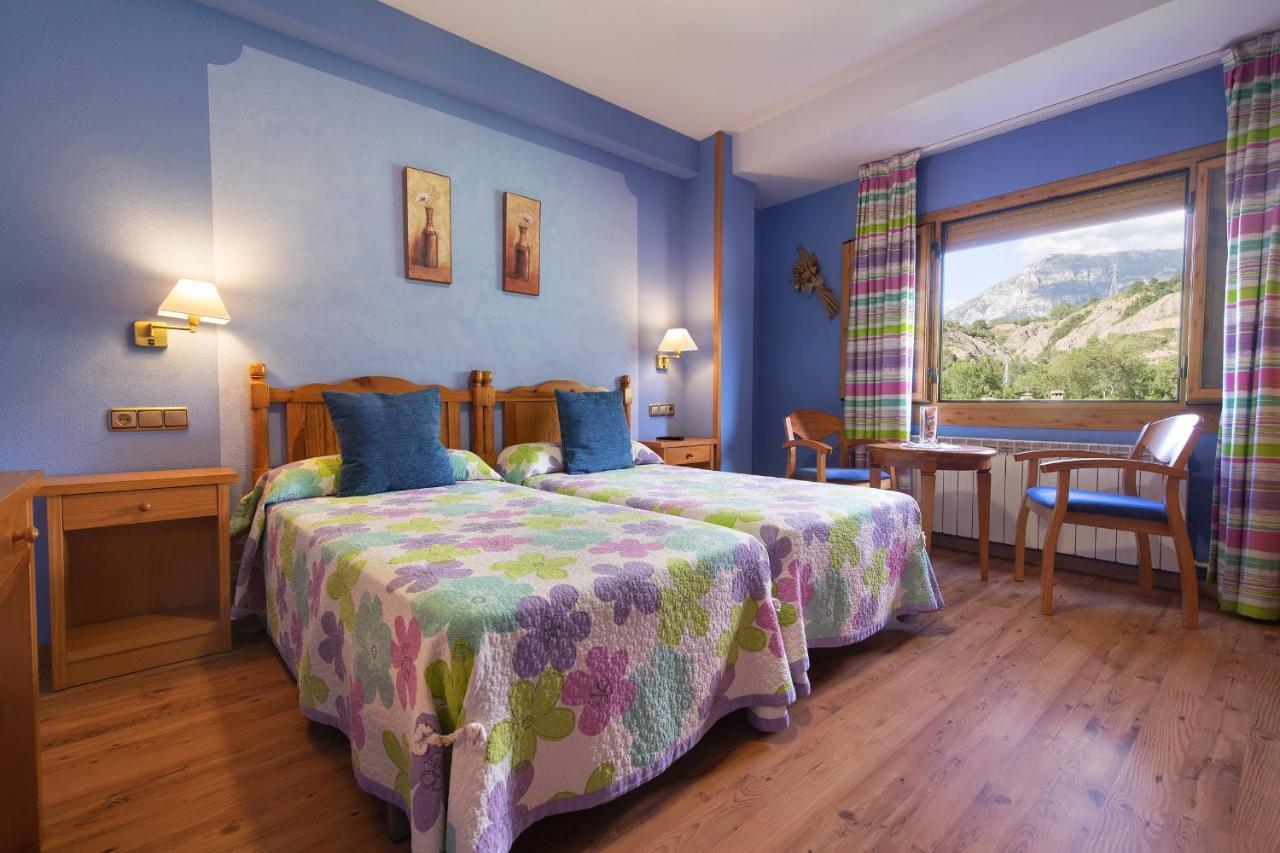 Hotel Cinca Escalona  Luaran gambar