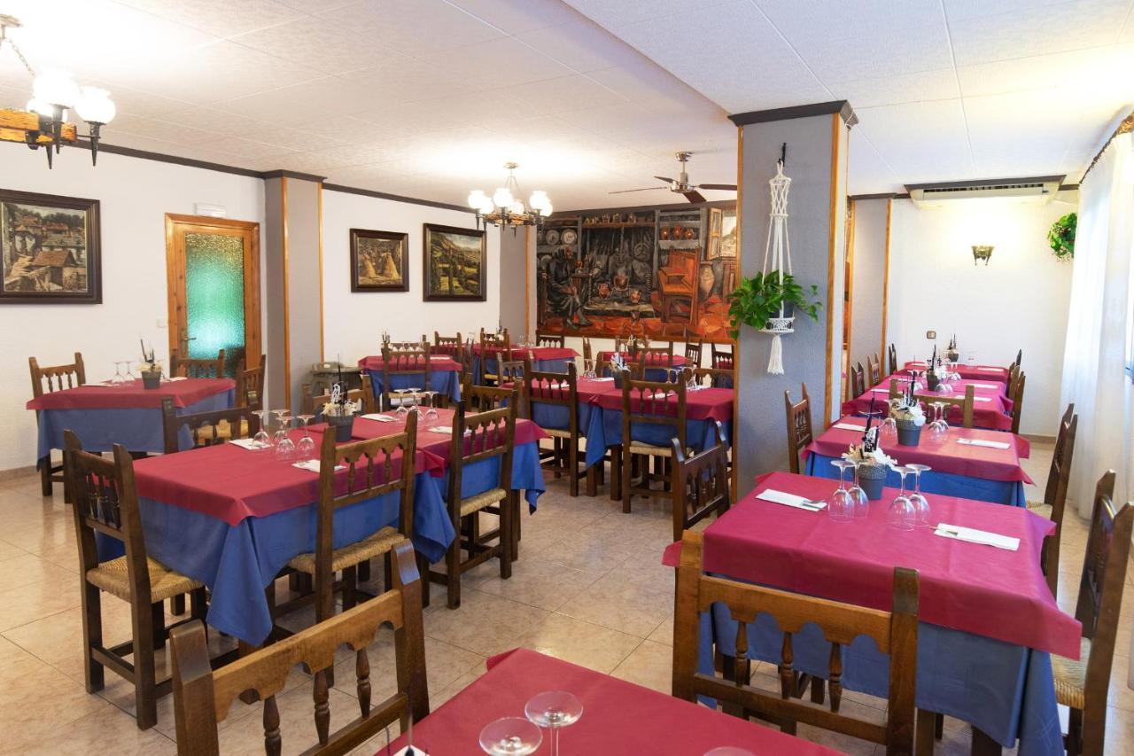 Hotel Cinca Escalona  Luaran gambar