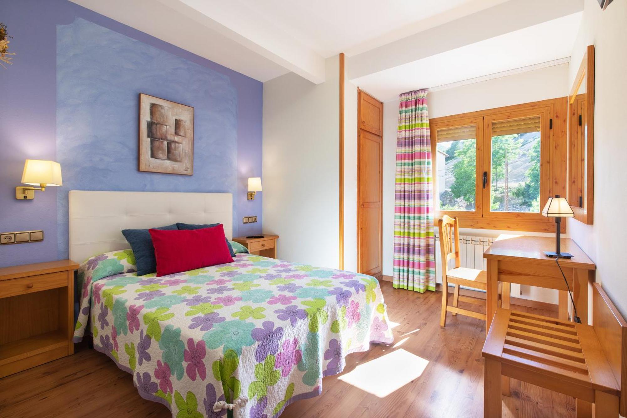 Hotel Cinca Escalona  Luaran gambar