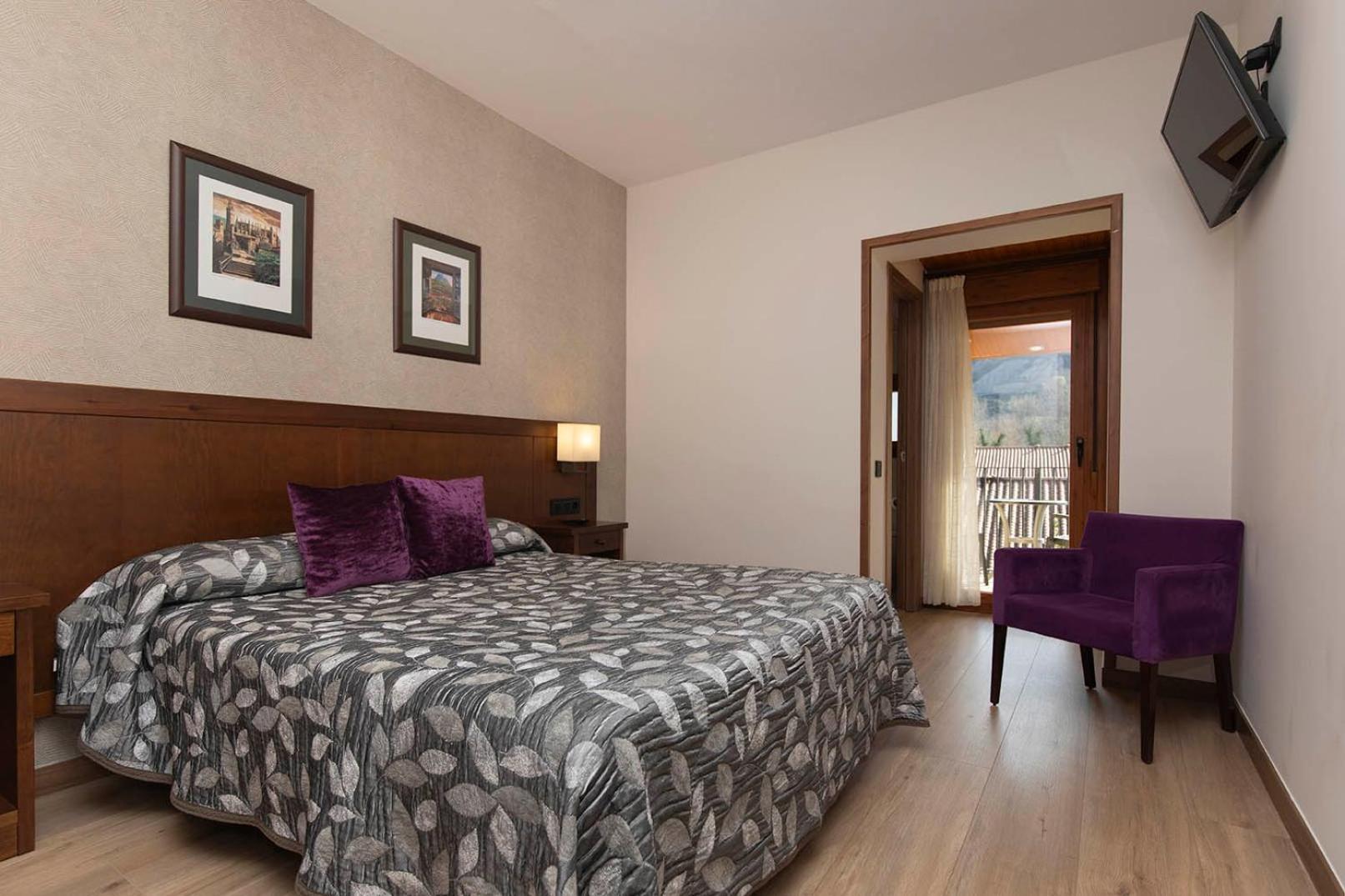 Hotel Cinca Escalona  Luaran gambar